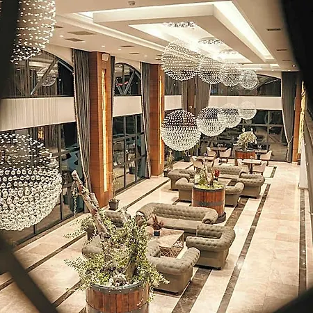 Grand Vaves Hotel 4*