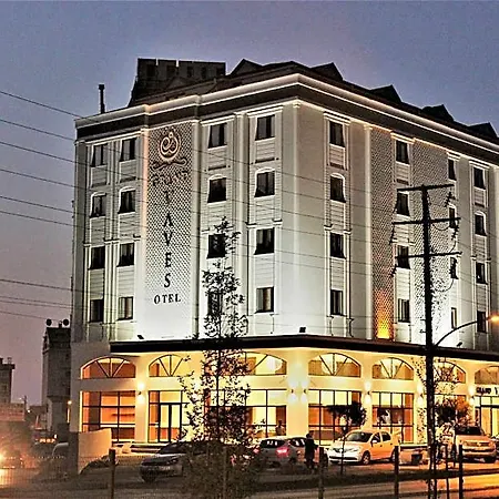 Grand Vaves Hotel