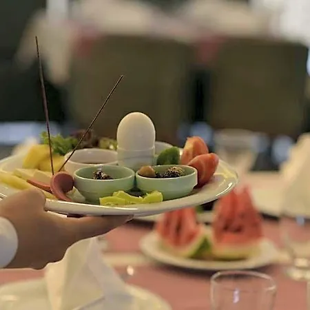 Grand Vaves Hotel