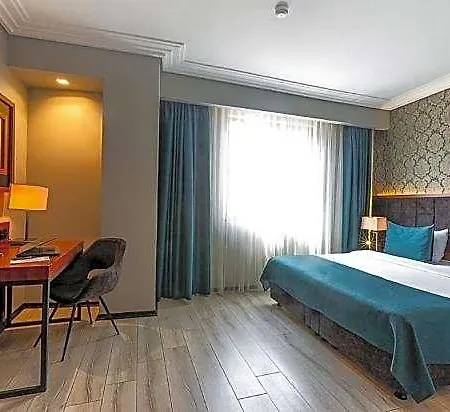 Hotel Grand Vaves